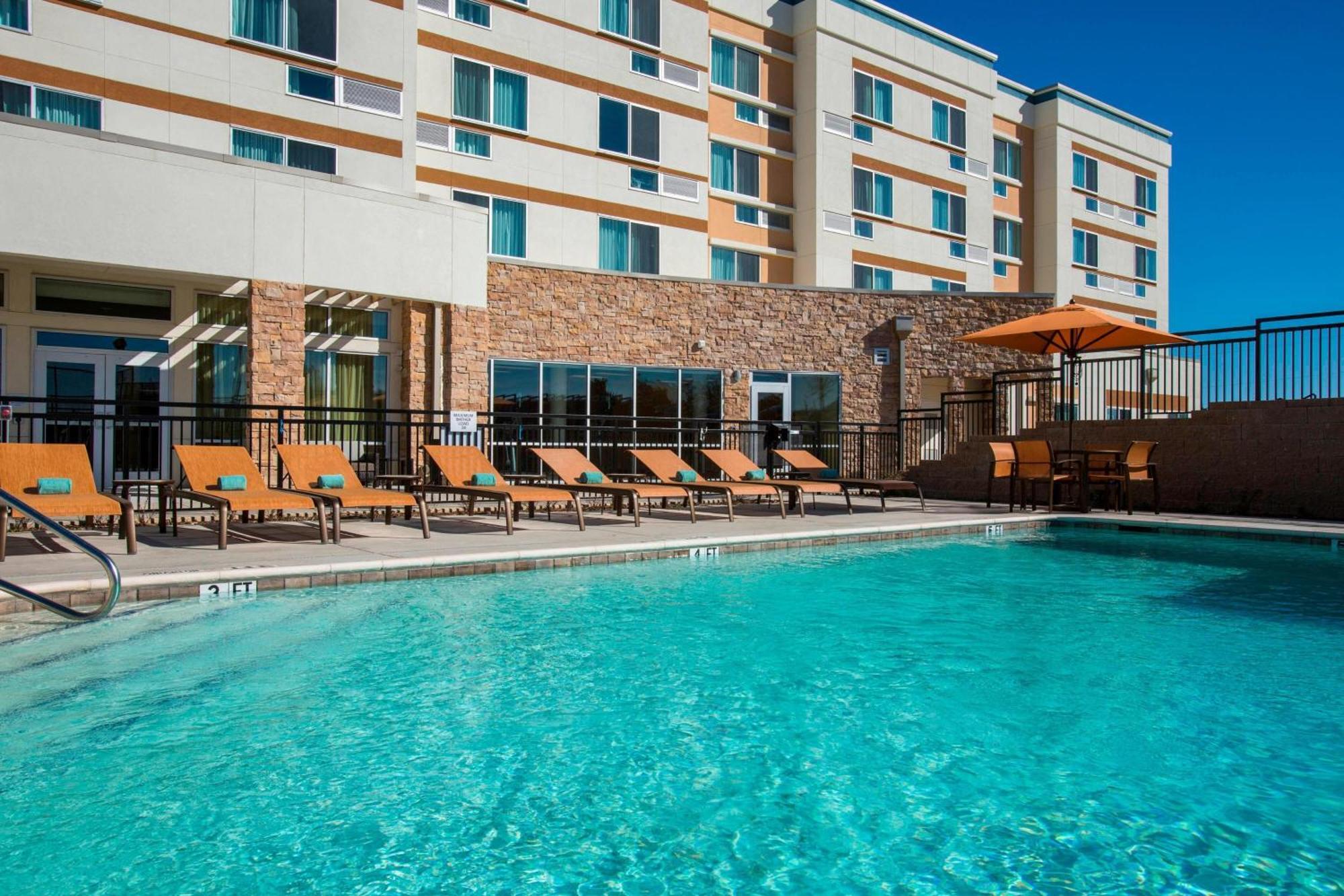 Courtyard By Marriott Dallas Midlothian At Midlothian Conference Center Ngoại thất bức ảnh