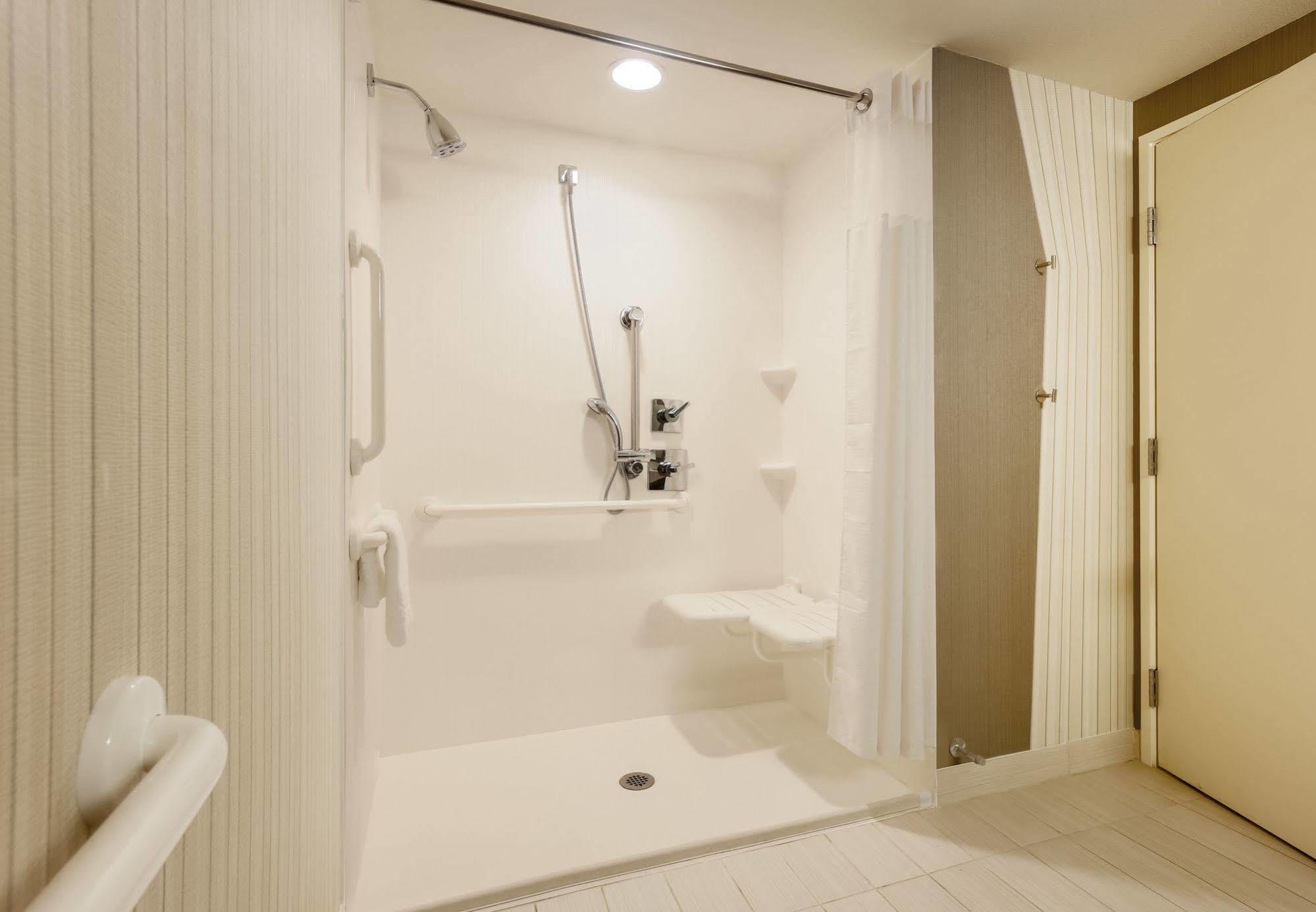 Courtyard By Marriott Dallas Midlothian At Midlothian Conference Center Ngoại thất bức ảnh