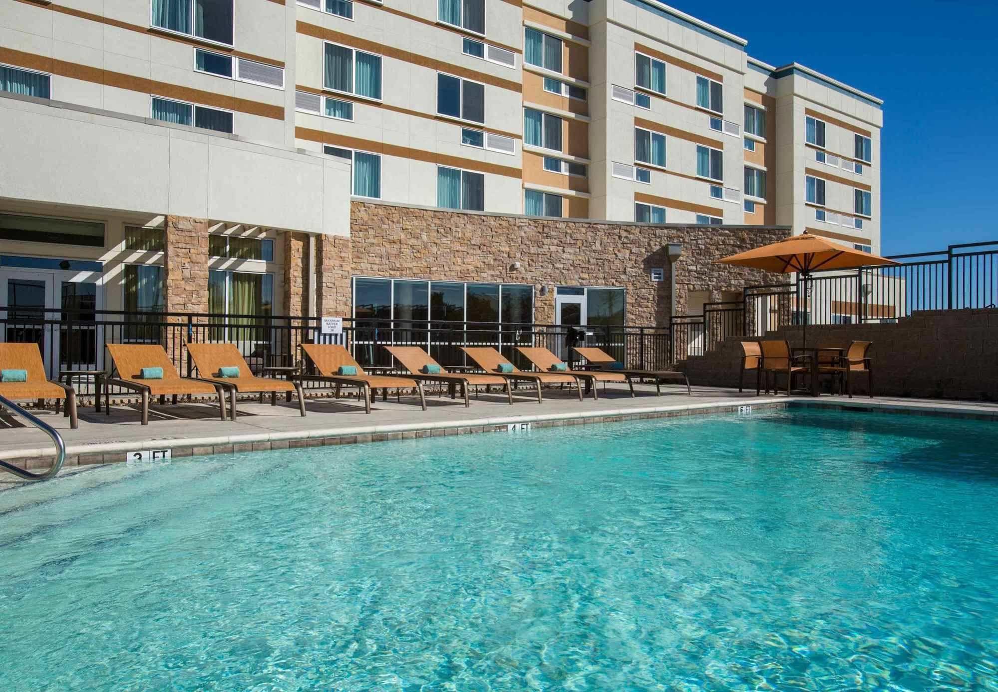 Courtyard By Marriott Dallas Midlothian At Midlothian Conference Center Ngoại thất bức ảnh